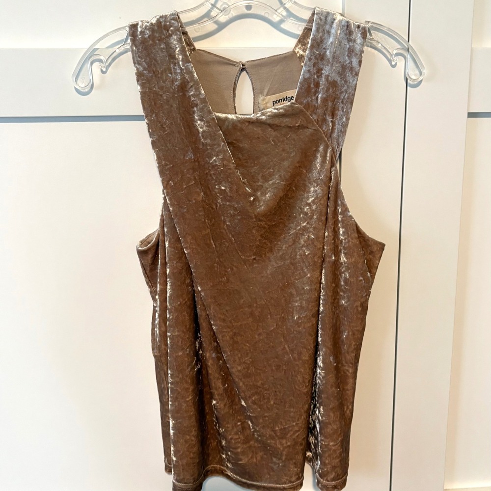 NWT Porridge Women's Neutral Jessie Velvet Sleeveless Top in Size M‎